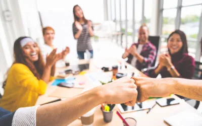 Hur delar jag min mediebevakning till hela organisationen?